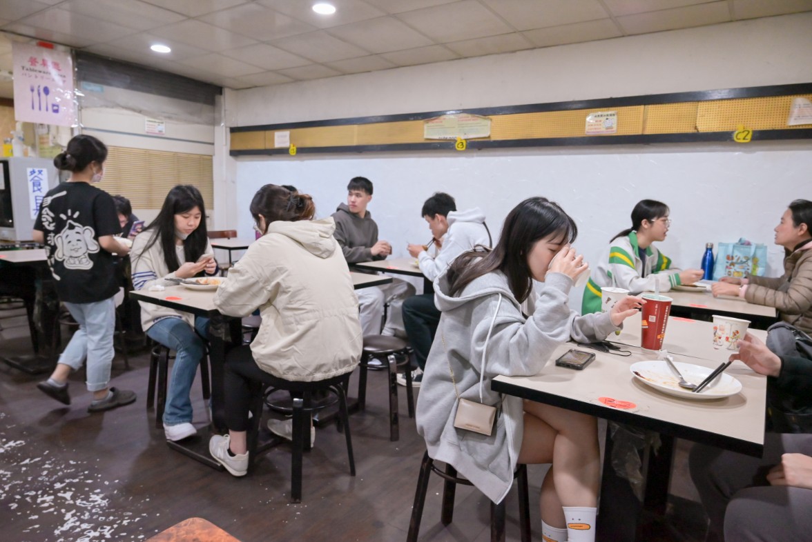 食來運轉｜內用滷肉飯吃到飽四款飲料隨意喝(外帶) @女子的休假計劃