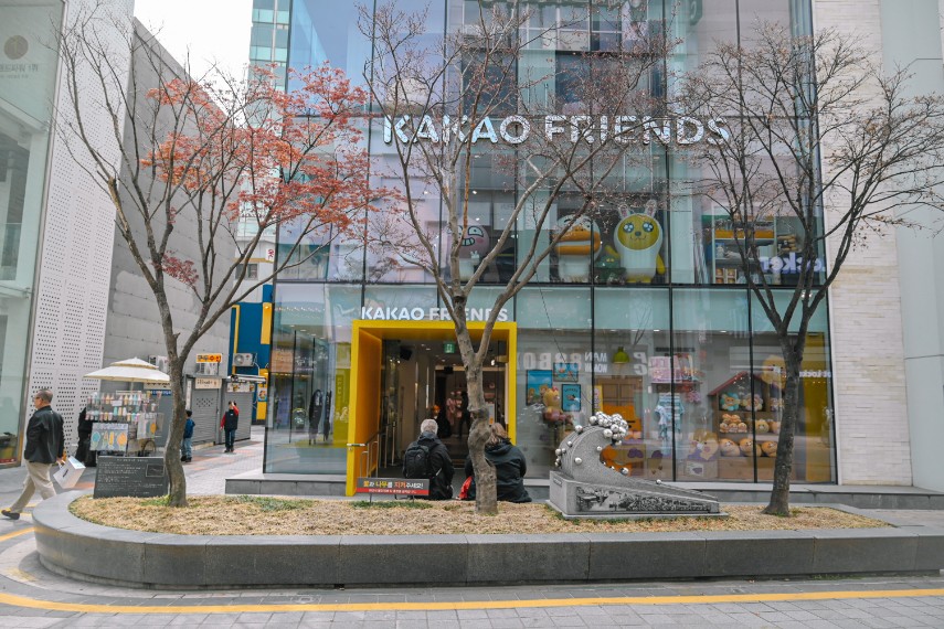 【釜山南浦洞景點】Kakao Friends Store 釜山旗艦店，2023最新資訊(交通) @女子的休假計劃