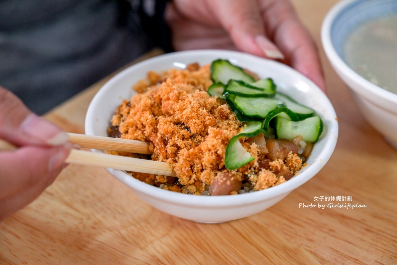 水仙宮粽葉米糕｜營業至凌晨在地人氣美食，米糕+四神湯超絕配(外帶) @女子的休假計劃