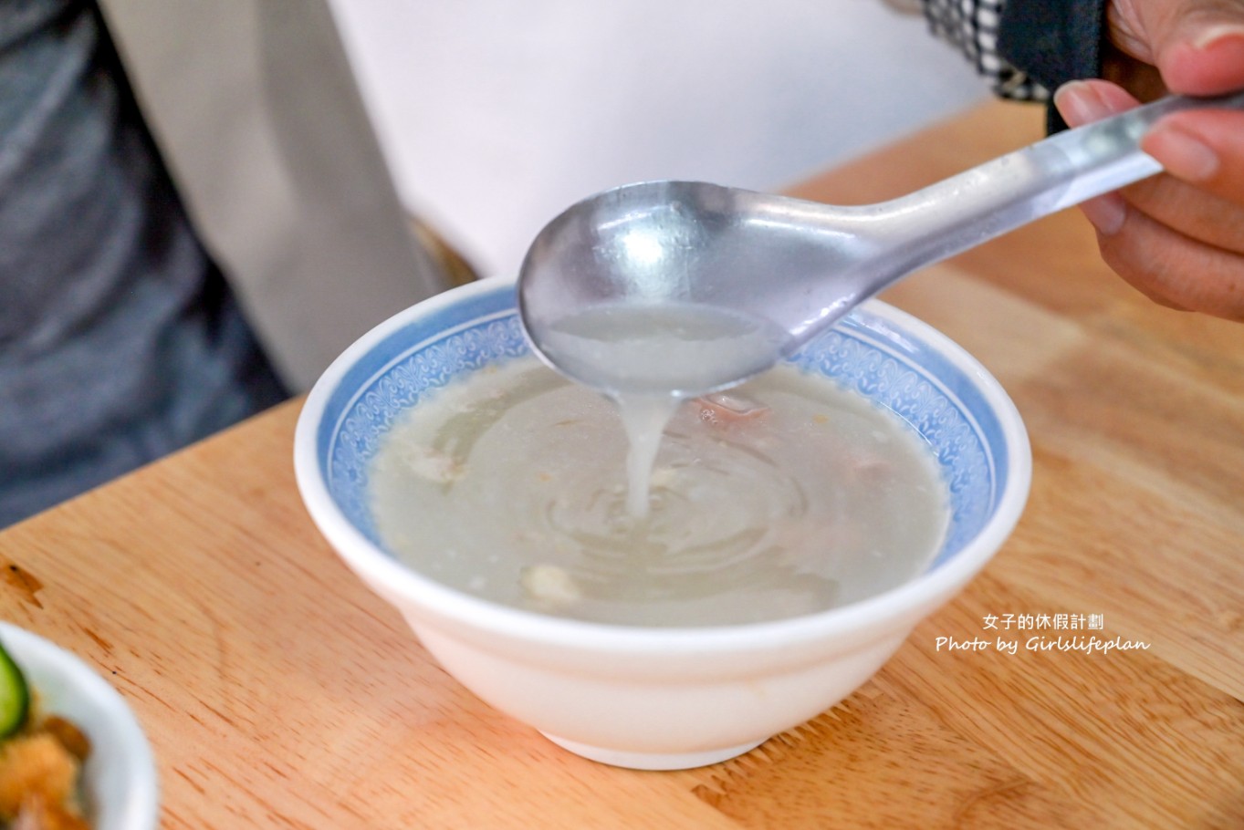 水仙宮粽葉米糕｜營業至凌晨在地人氣美食，米糕+四神湯超絕配(外帶) @女子的休假計劃