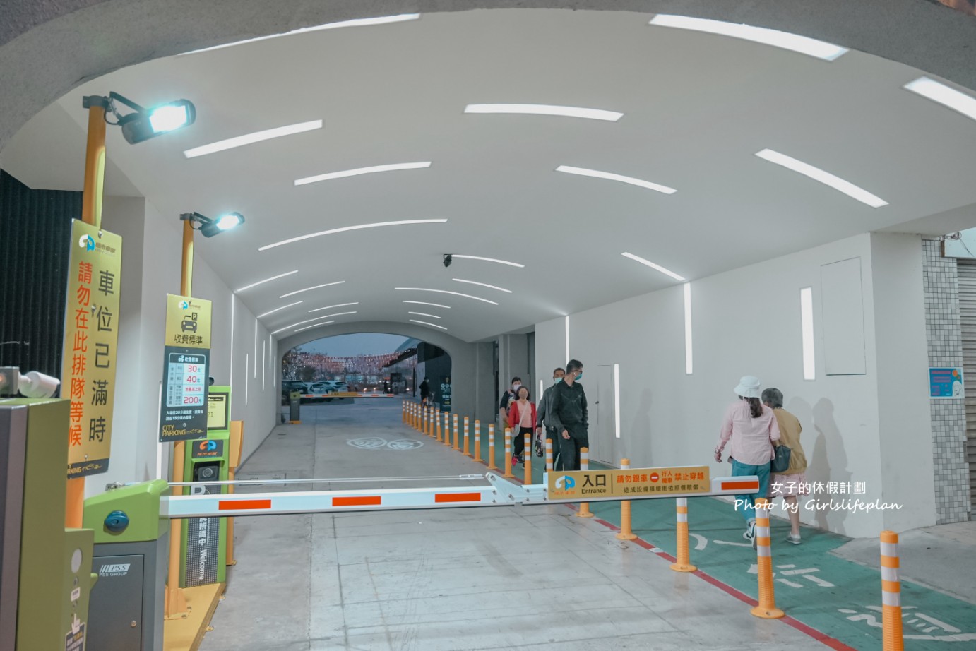 高雄旗津渡輪｜逛旗津老街吃海鮮機車票價期間限定史努比渡輪只要80元(高雄懶人包) @女子的休假計劃