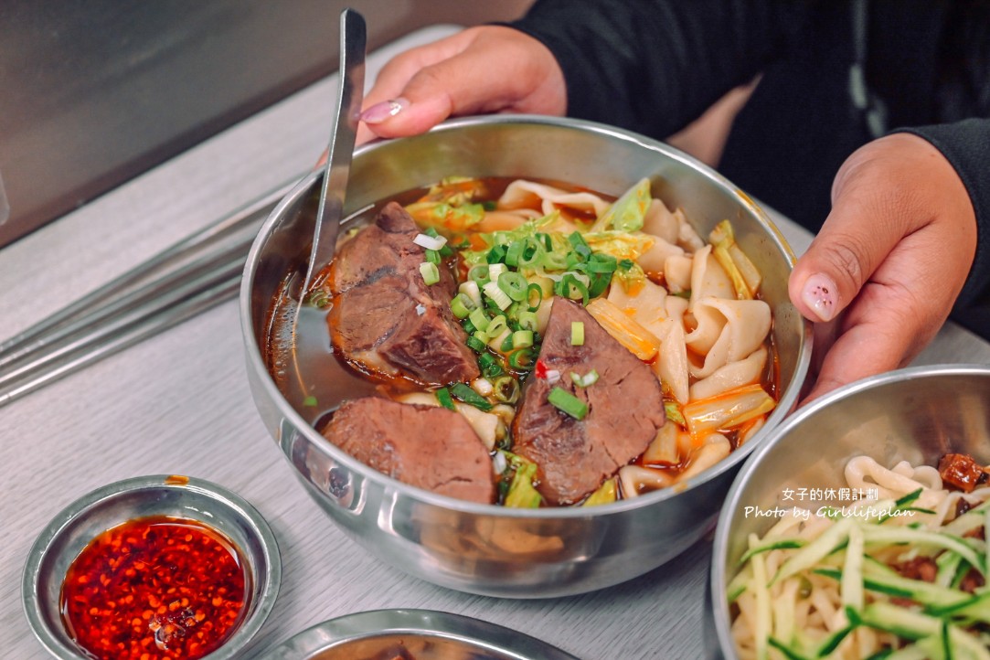 王艇長酢醬麵｜眷村美食，點了牛肉麵肉厚到像牛排麵(菜單) @女子的休假計劃