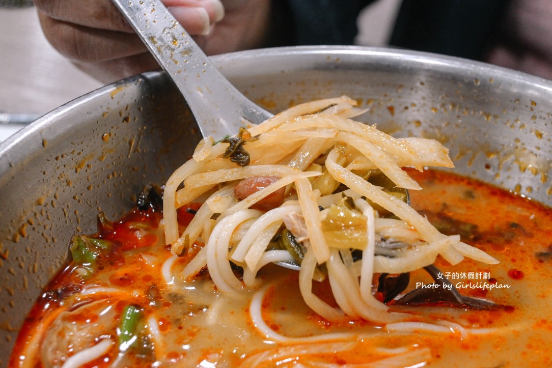 艋舺螺螄粉桂林米粉｜內用免費加湯，龍山寺站美食推薦(外帶) @女子的休假計劃