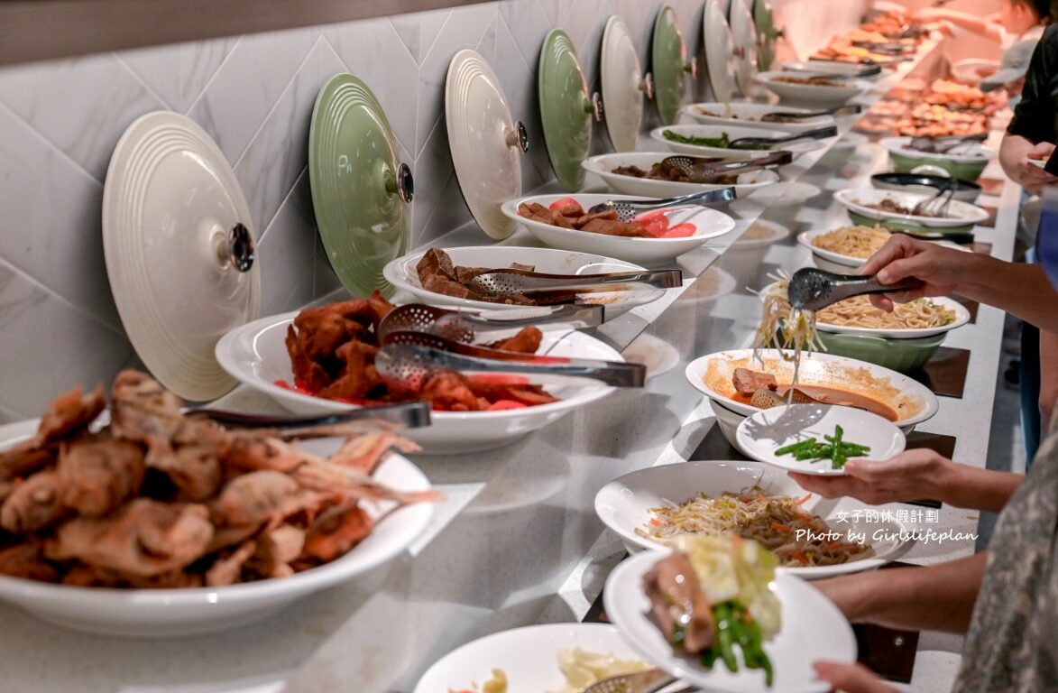 東興市魯肉義，鄉民激推從早上11點營業到凌晨五點超人氣滷肉飯店，酸菜免費吃到飽/外帶 @女子的休假計劃