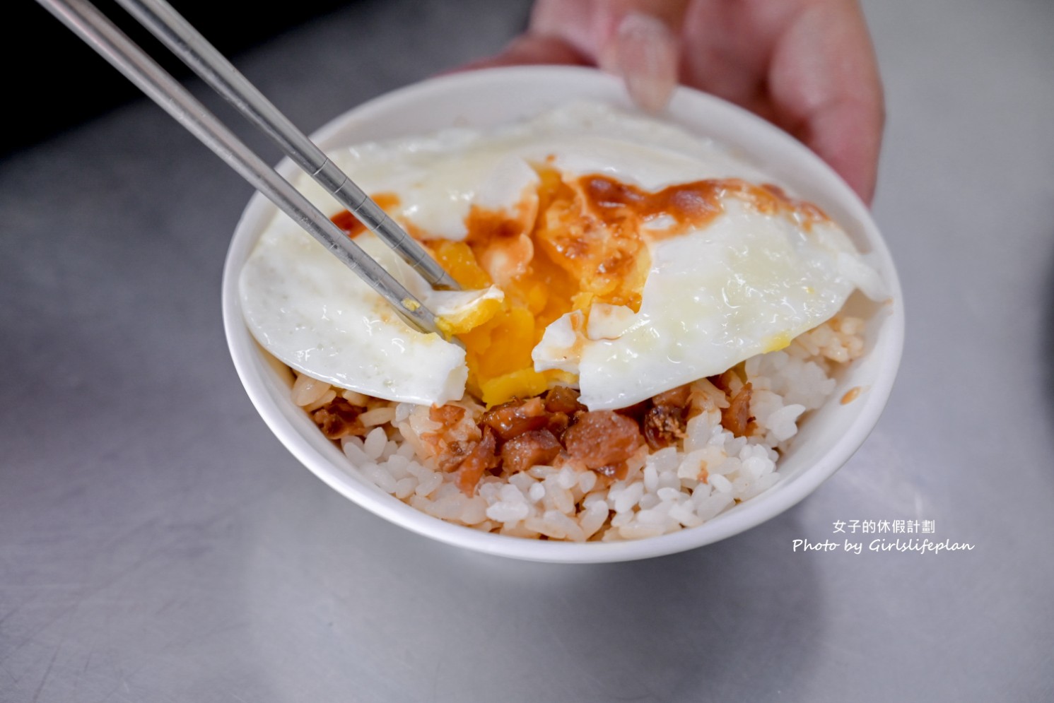 南田爌肉飯｜10元魯肉飯50元便當，還有免費紅茶喝(外帶) @女子的休假計劃