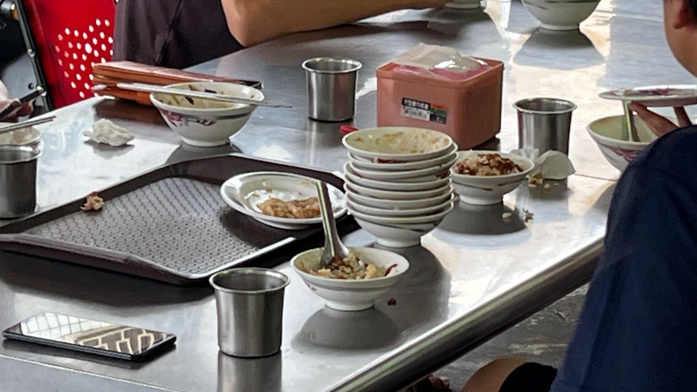南田爌肉飯｜10元魯肉飯50元便當，還有免費紅茶喝(外帶) @女子的休假計劃