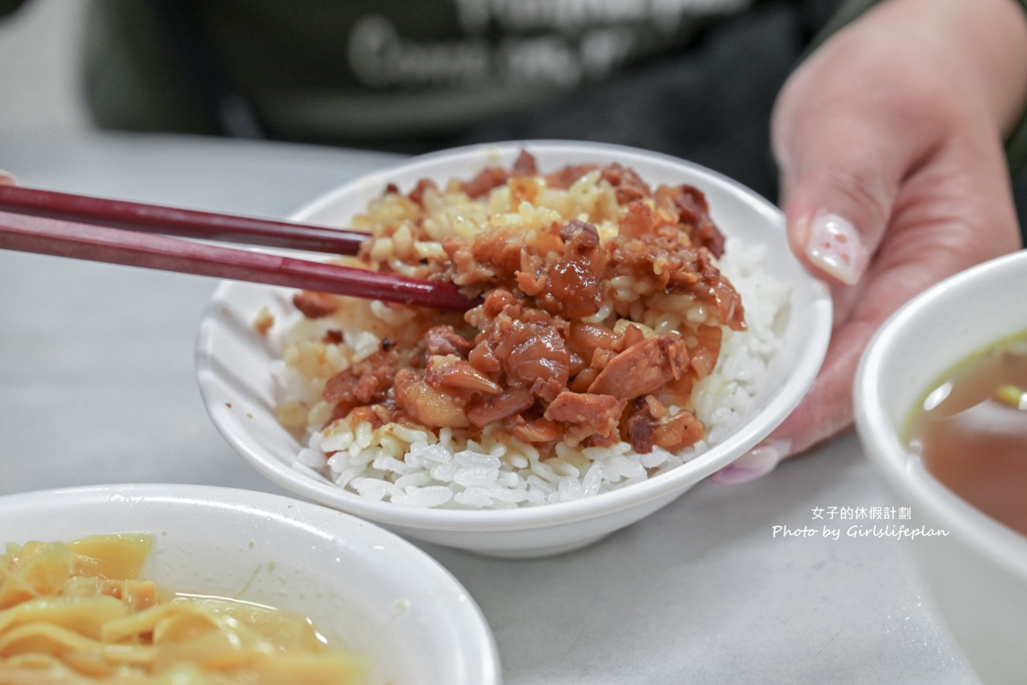 阿益魯肉飯｜魯肉飯只要15元小菜10元超便宜(外帶) @女子的休假計劃