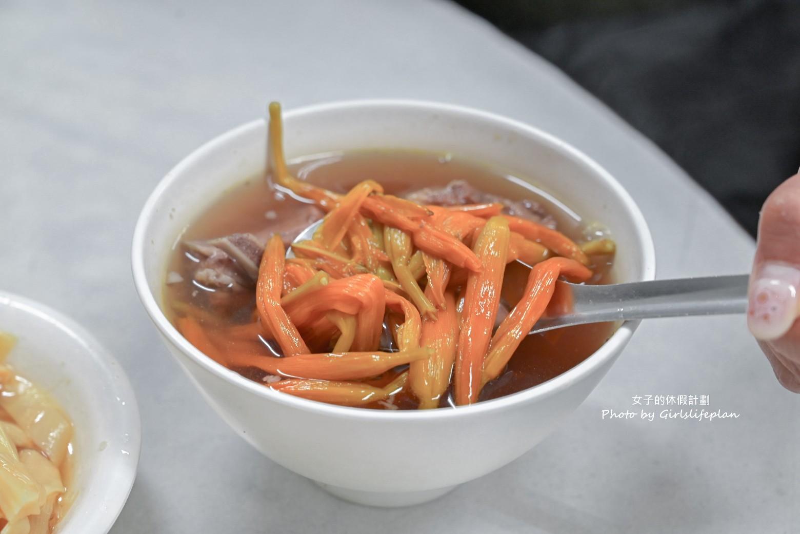 阿益魯肉飯｜魯肉飯只要15元小菜10元超便宜(外帶) @女子的休假計劃