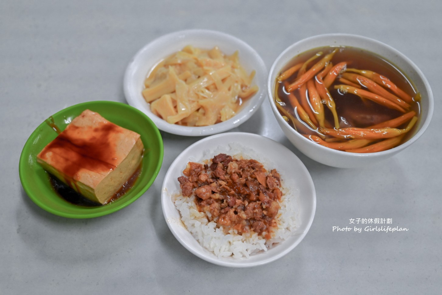 阿益魯肉飯｜魯肉飯只要15元小菜10元超便宜(外帶) @女子的休假計劃
