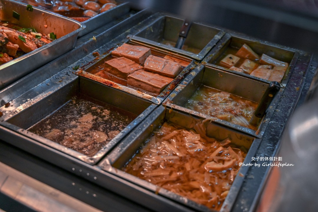 阿益魯肉飯｜魯肉飯只要15元小菜10元超便宜(外帶) @女子的休假計劃