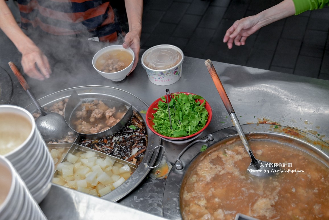 阿益魯肉飯｜魯肉飯只要15元小菜10元超便宜(外帶) @女子的休假計劃