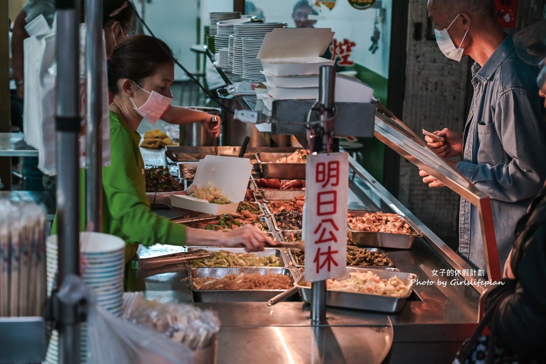 阿益魯肉飯｜魯肉飯只要15元小菜10元超便宜(外帶) @女子的休假計劃