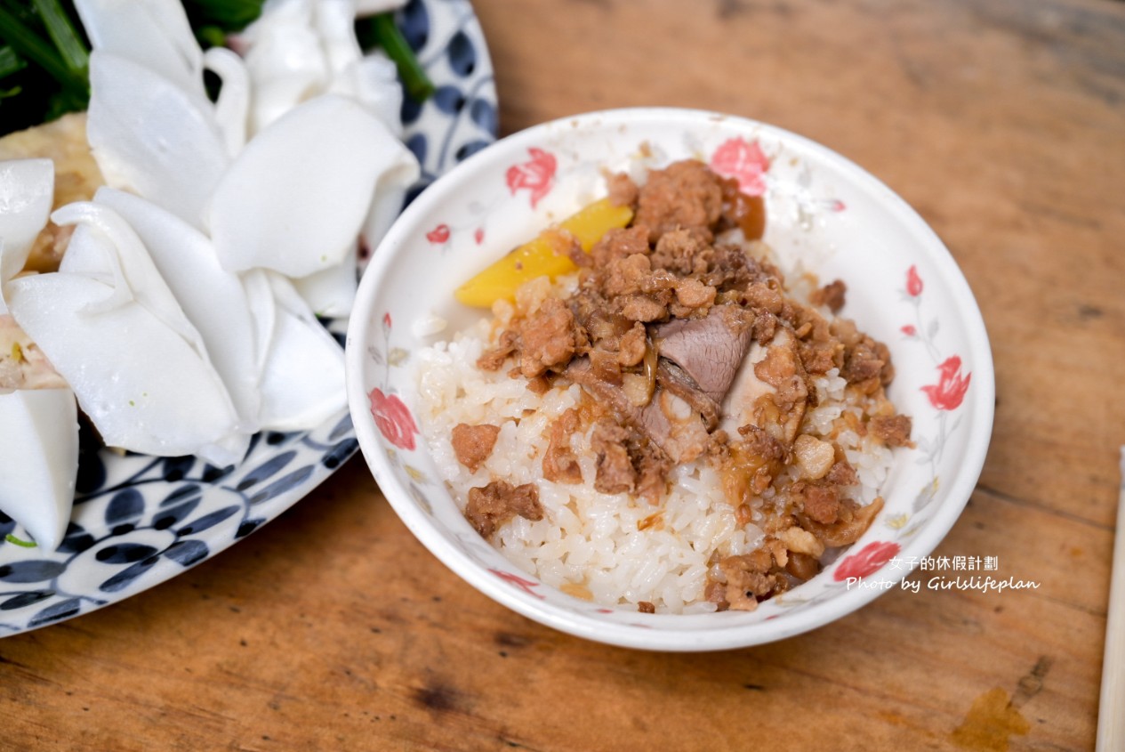 源滷肉飯(菜鴨魯熟肉)｜在地人氣中式早午餐，嘉義涼菜天王(外帶) @女子的休假計劃