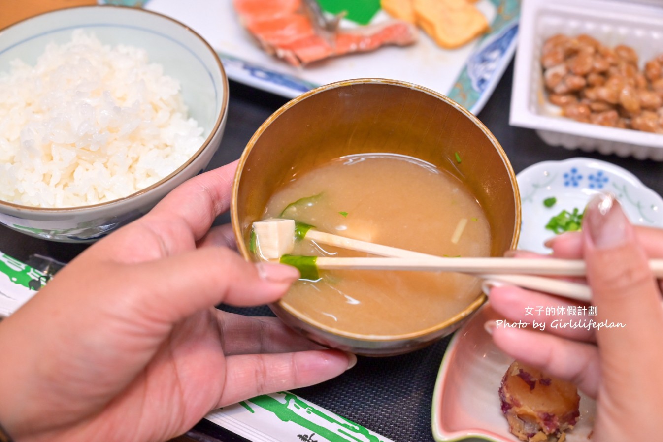 朝市食堂 しょう家｜500日幣就能吃到一碗海味滿滿朝市丼 @女子的休假計劃