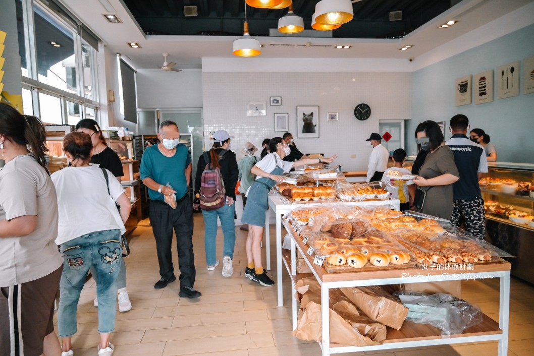 貓尾巴麵包店｜嘉義人氣泡芙麵包店(外帶) @女子的休假計劃