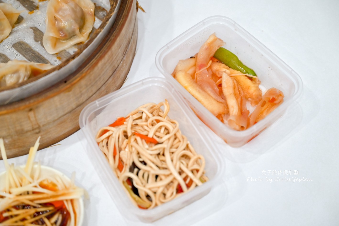 三籠蒸餃專賣店｜蒸餃一籠40元小菜20元紅茶免費喝(菜單) @女子的休假計劃