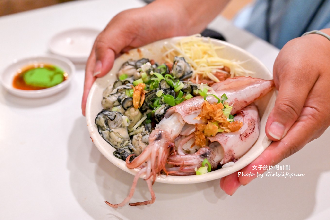 西河食堂｜超澎湃滿到看不到飯小卷鮮蚵肉燥飯人氣美食(菜單) @女子的休假計劃
