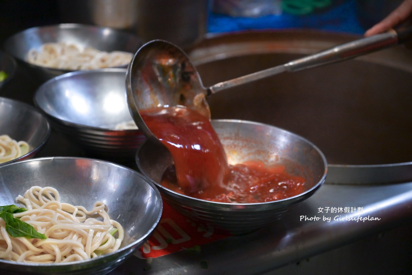 永川牛肉麵｜24小時營業免費加湯加麵，酸菜吃到飽(外帶) @女子的休假計劃