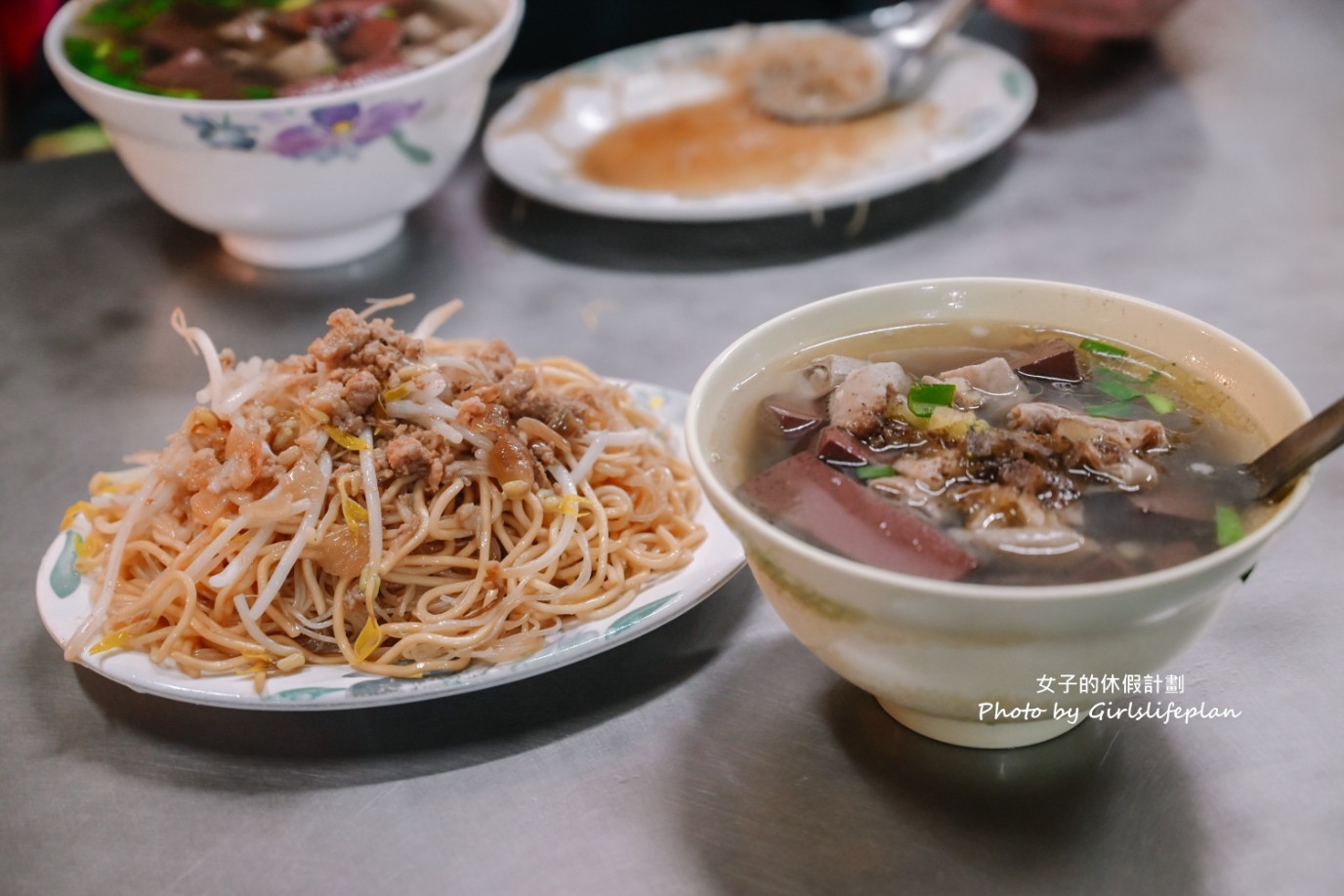 有榮豬血湯｜超大份量豬腸豬血湯，湯頭可以免費續(外帶) @女子的休假計劃