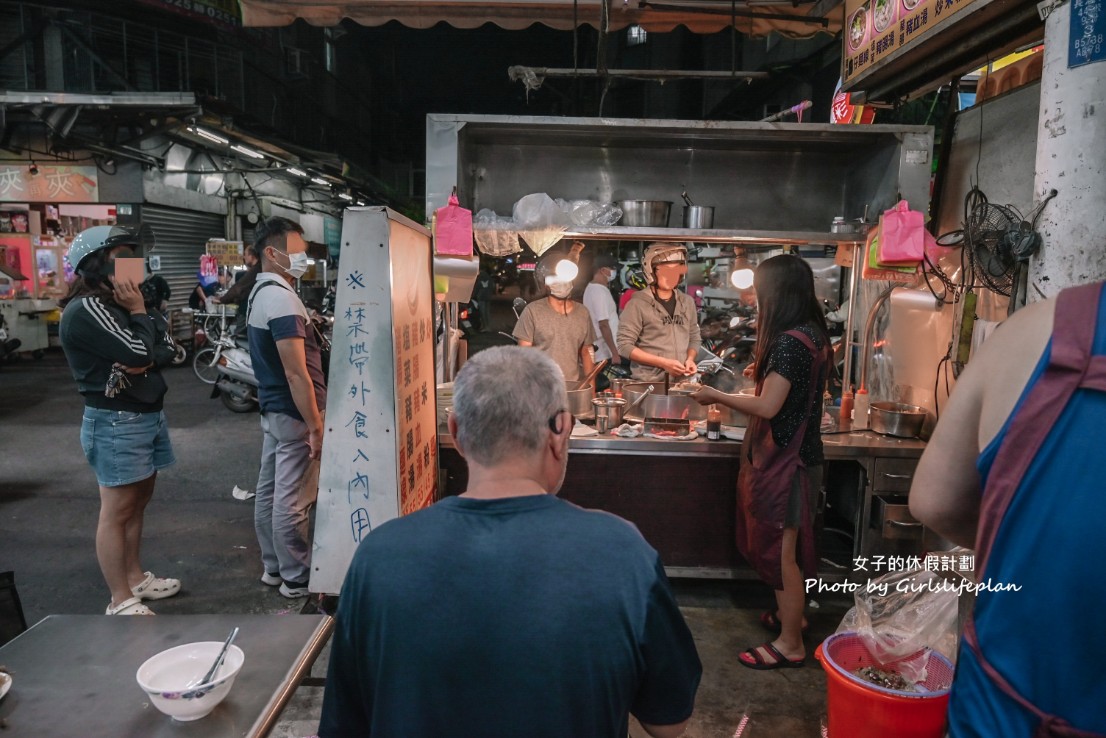 有榮豬血湯｜超大份量豬腸豬血湯，湯頭可以免費續(外帶) @女子的休假計劃