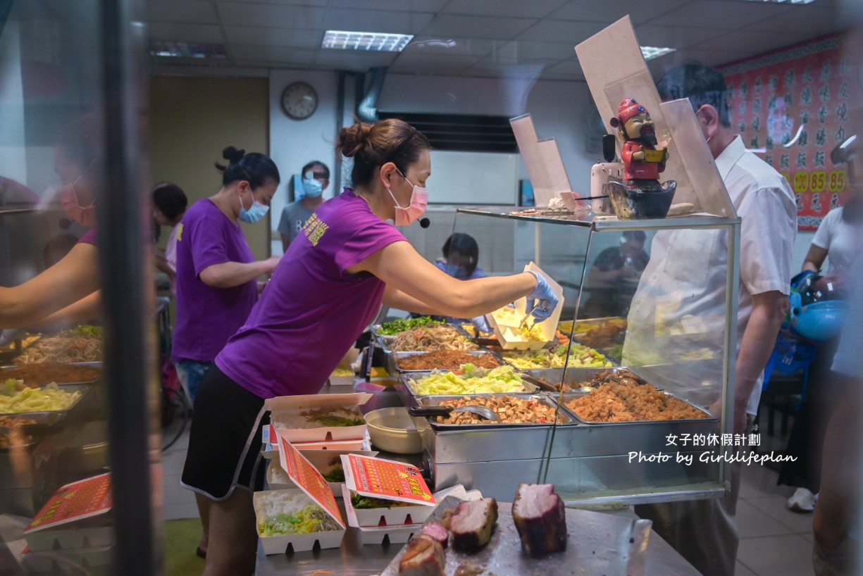 香港榮華燒臘｜板橋排隊人氣便當店內用紅茶湯品喝到飽(外帶) @女子的休假計劃