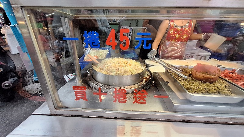 阿霞潤餅｜每天只賣三小時超人氣排隊30年老店排隊美食(外帶) @女子的休假計劃