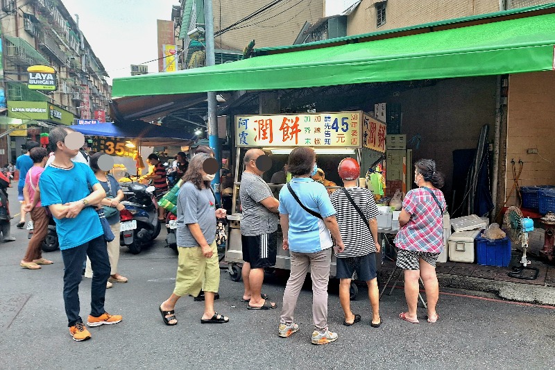 阿霞潤餅｜每天只賣三小時超人氣排隊30年老店排隊美食(外帶) @女子的休假計劃