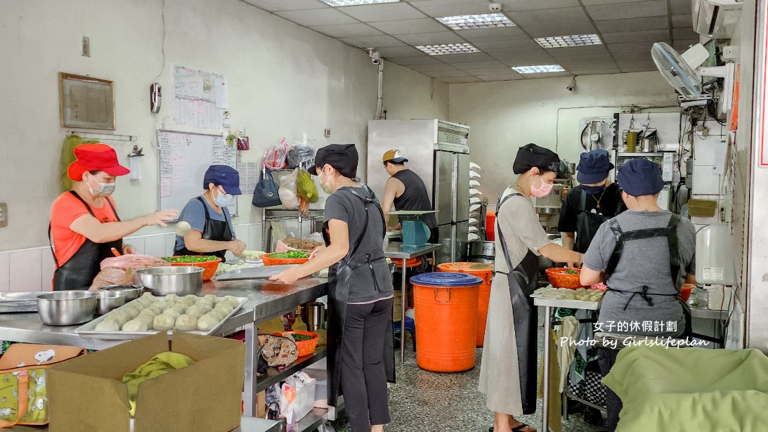 南港老張燒餅店｜超人氣胡椒餅、甜鹹口味小酥餅(外帶) @女子的休假計劃