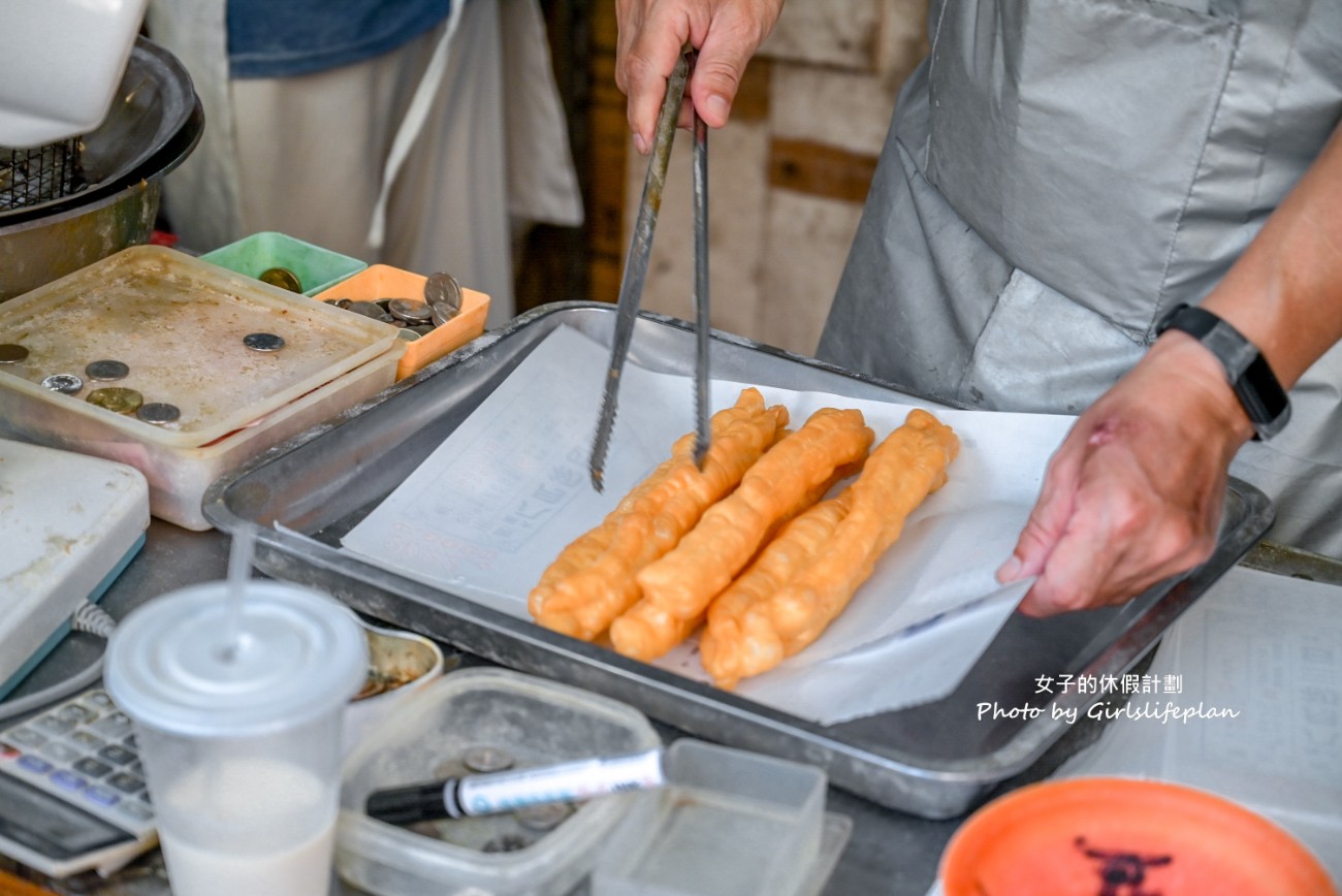 松興油條｜一天只賣4小時人氣排隊美食(外帶) @女子的休假計劃