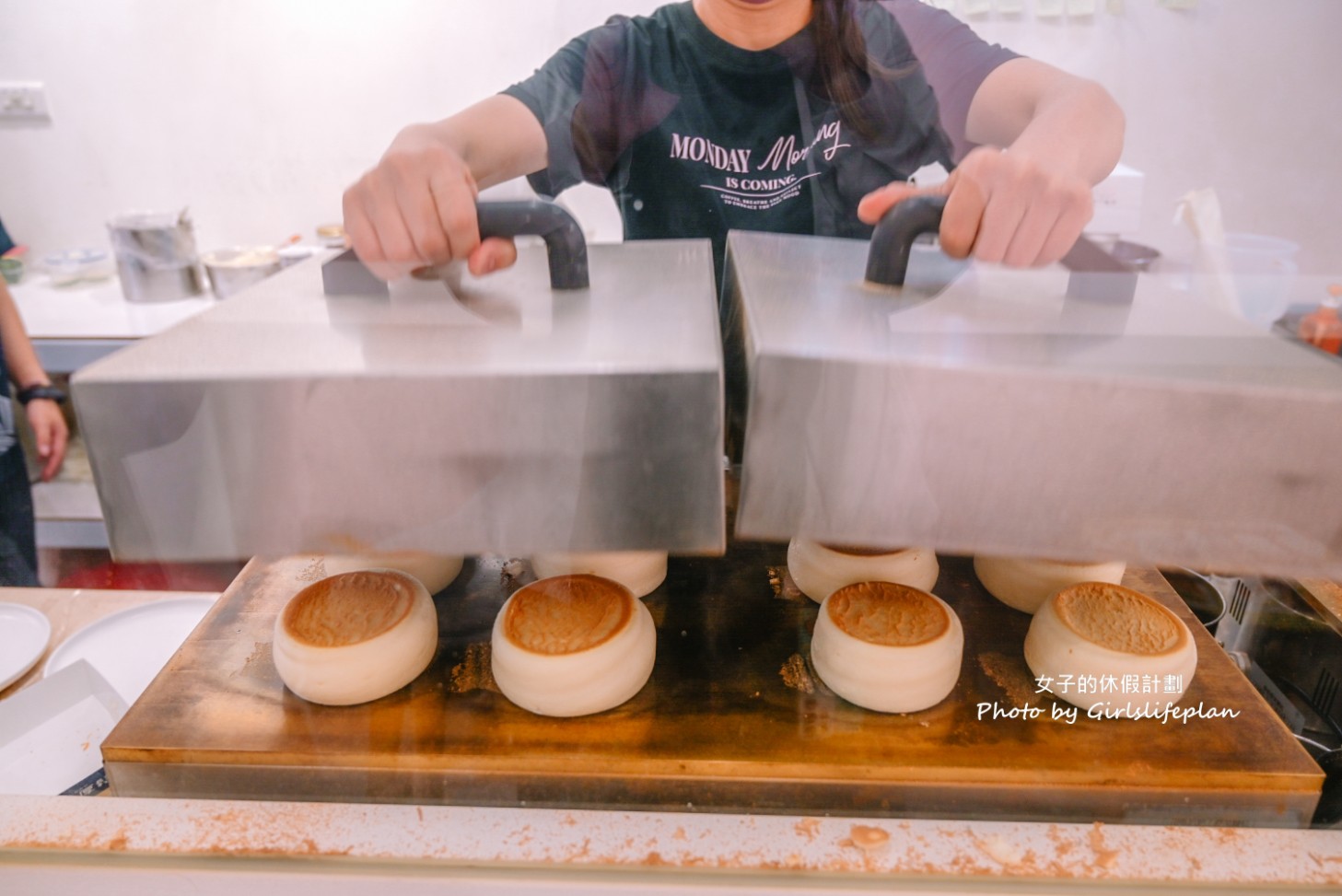 王子神谷日式厚鬆餅｜季節限定草莓季開跑(內用/外帶) @女子的休假計劃