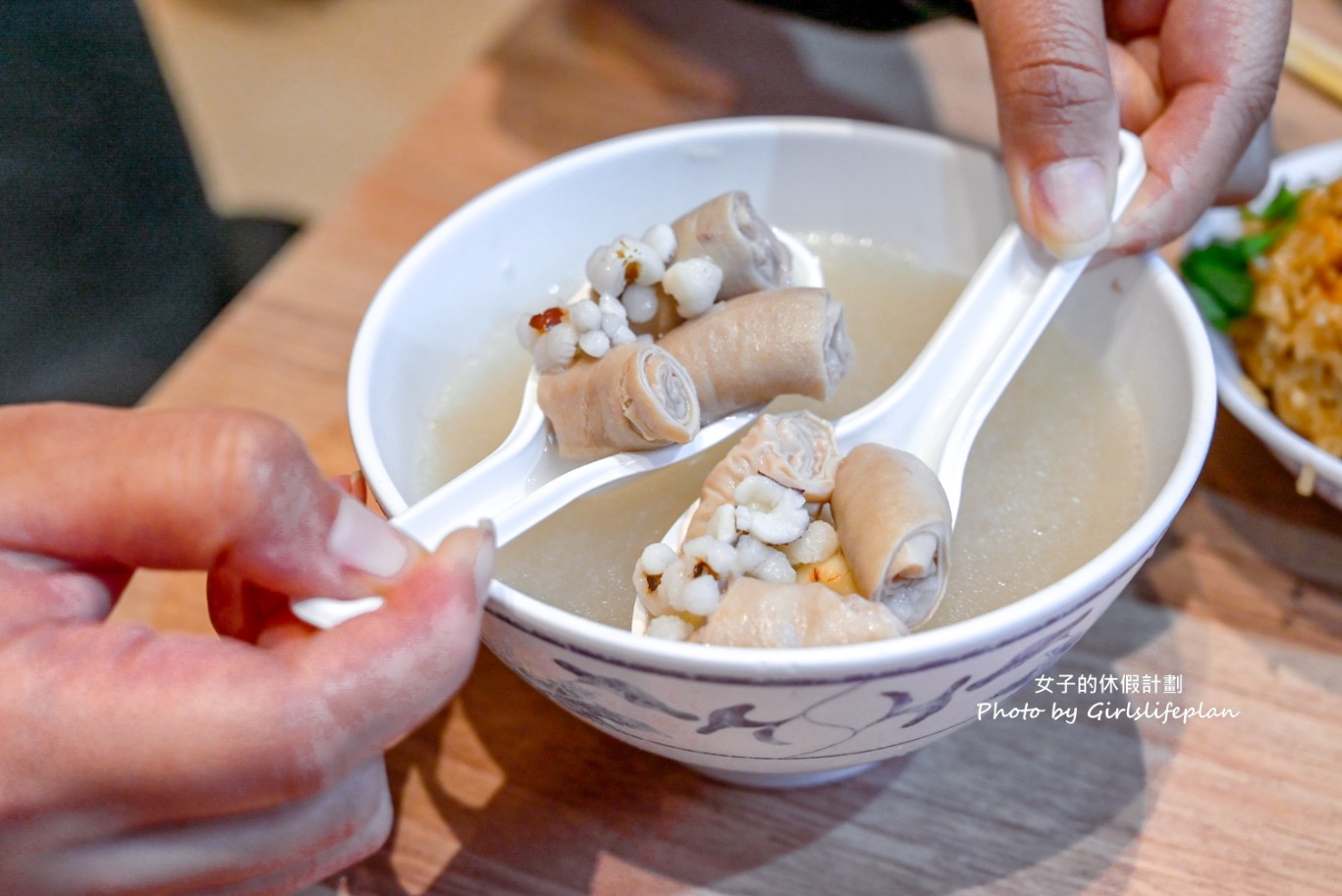 高雙管四神湯，在地超過50年人氣景美夜市美食 @女子的休假計劃