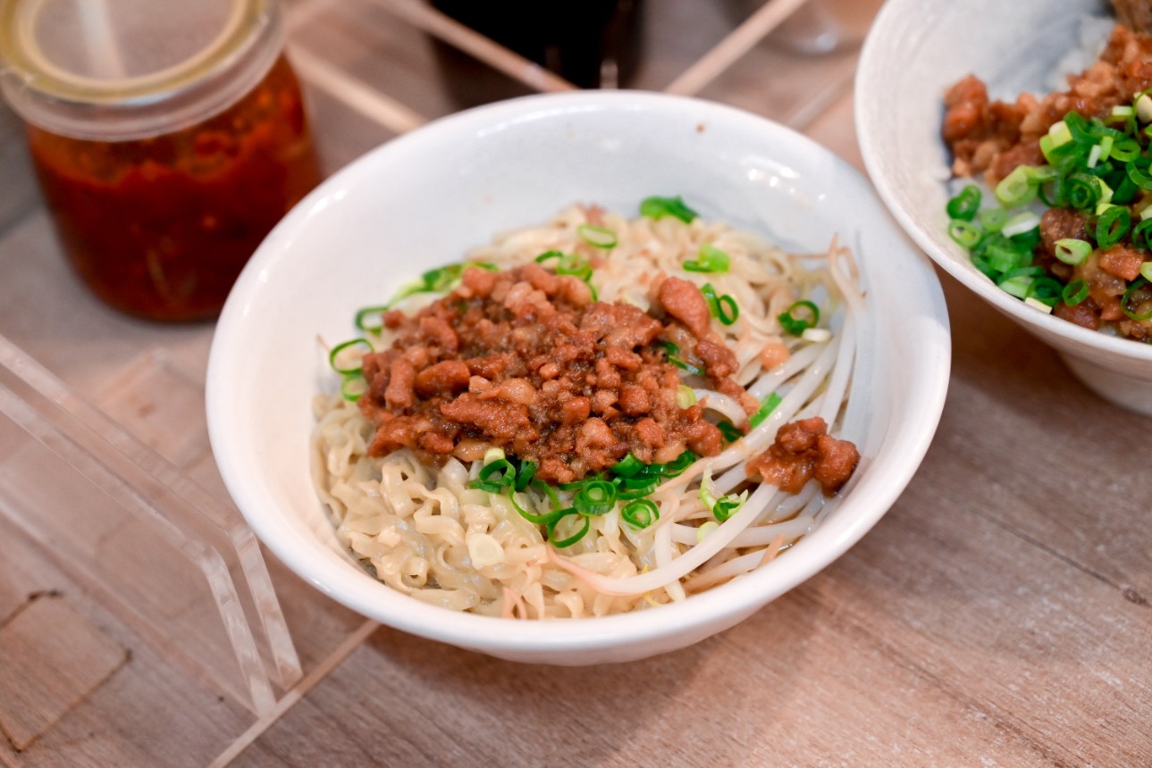 嵐肉燥專賣店｜市場巷弄排隊美食，臺灣滷肉飯節精選店家(菜單) @女子的休假計劃
