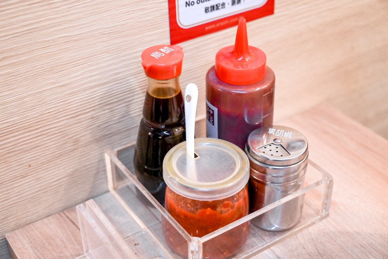 嵐肉燥專賣店｜市場巷弄排隊美食，臺灣滷肉飯節精選店家(菜單) @女子的休假計劃