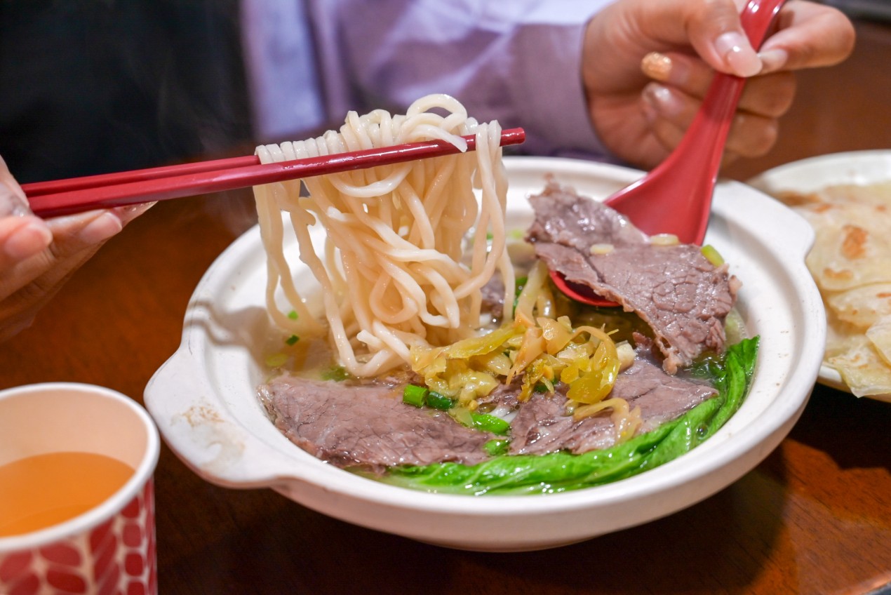 清真中國牛肉麵食館 (大安)｜連續六連霸米其林推薦(外帶) @女子的休假計劃