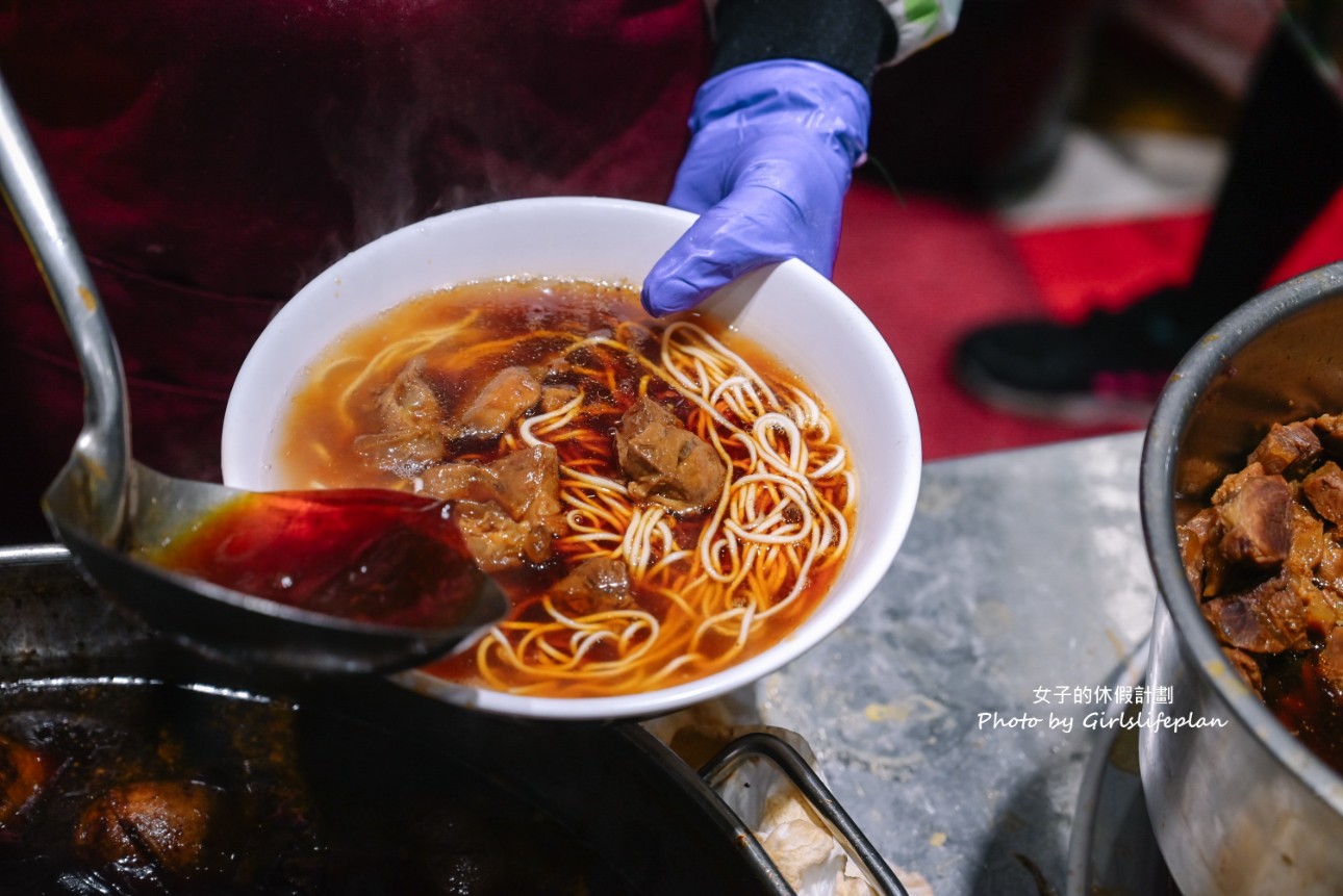 三廠麵店｜在地人氣美食牛肉麵一碗只要70元牛肉湯麵40元(外帶) @女子的休假計劃