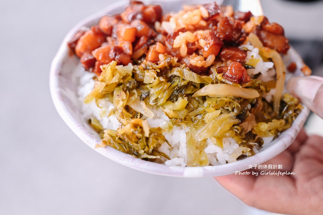 黑皮驊魯肉飯｜滷到黑金發亮魯肉飯在地必吃(菜單) @女子的休假計劃