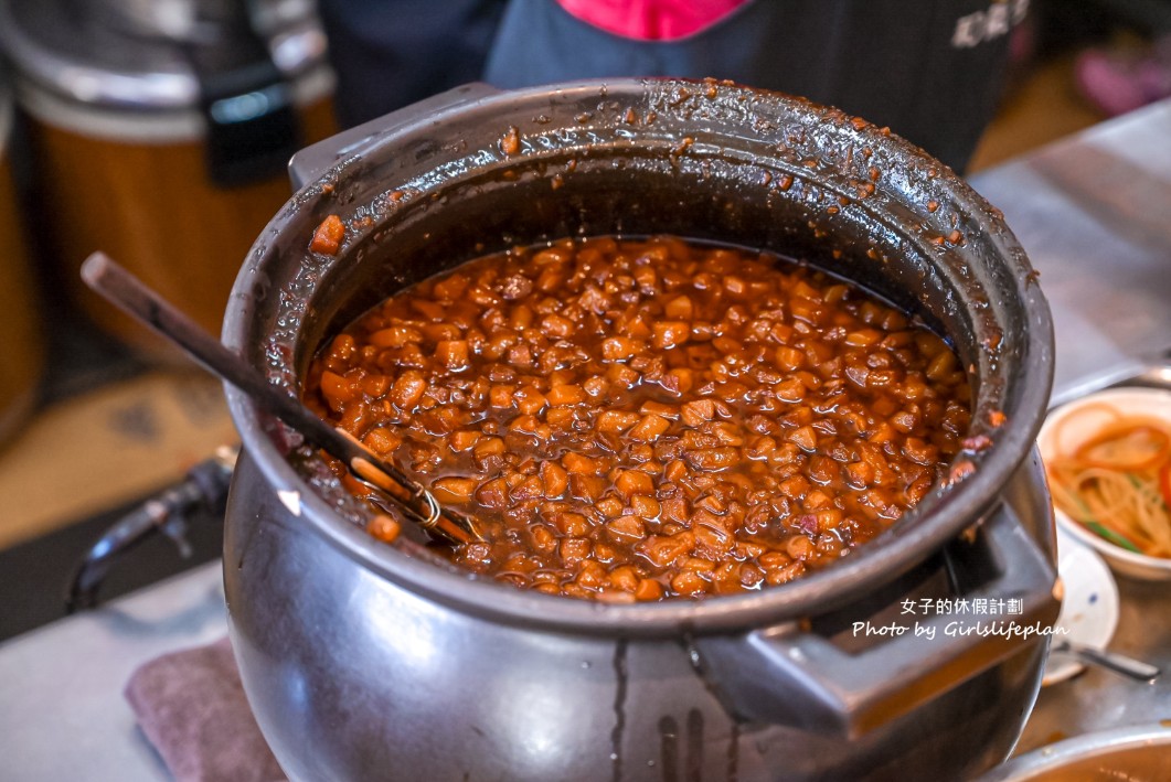 黑皮驊魯肉飯｜滷到黑金發亮魯肉飯在地必吃(菜單) @女子的休假計劃