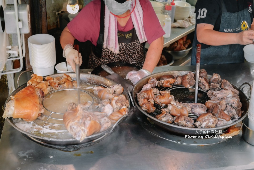 老黃豬腳大王｜在地人氣美食，豬腳Q彈帶脆感膠質滿滿真的很強(菜單) @女子的休假計劃