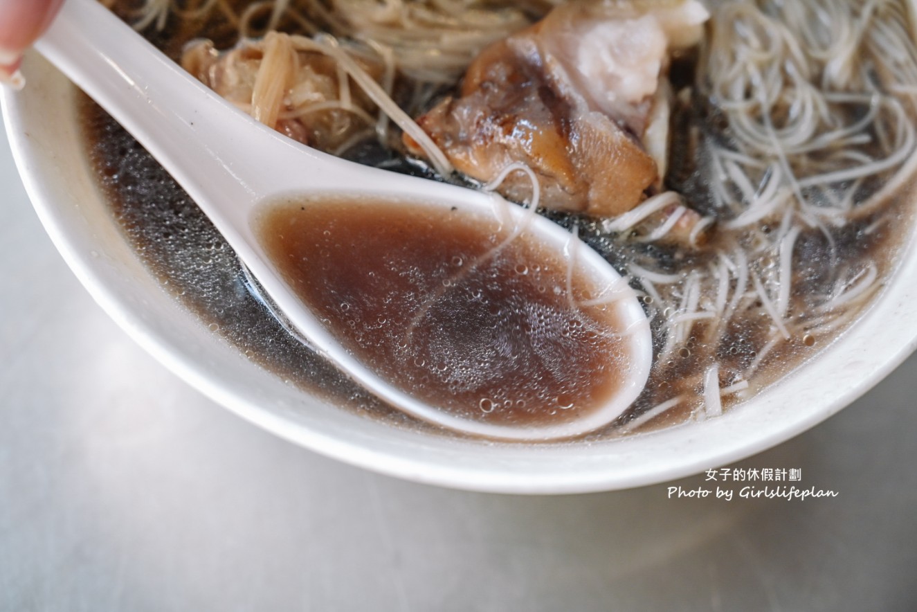 老黃豬腳大王｜在地人氣美食，豬腳Q彈帶脆感膠質滿滿真的很強(菜單) @女子的休假計劃