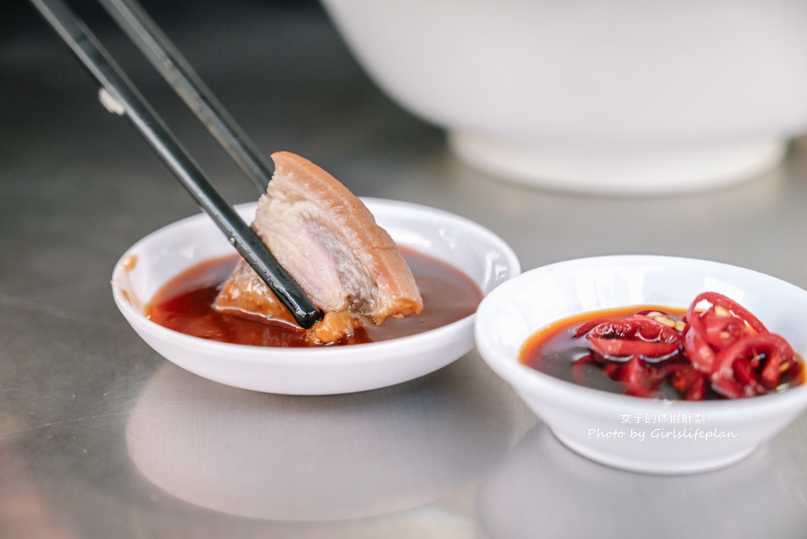 老黃豬腳大王｜在地人氣美食，豬腳Q彈帶脆感膠質滿滿真的很強(菜單) @女子的休假計劃