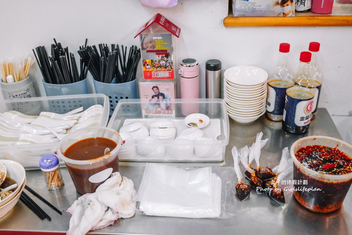 老黃豬腳大王｜在地人氣美食，豬腳Q彈帶脆感膠質滿滿真的很強(菜單) @女子的休假計劃