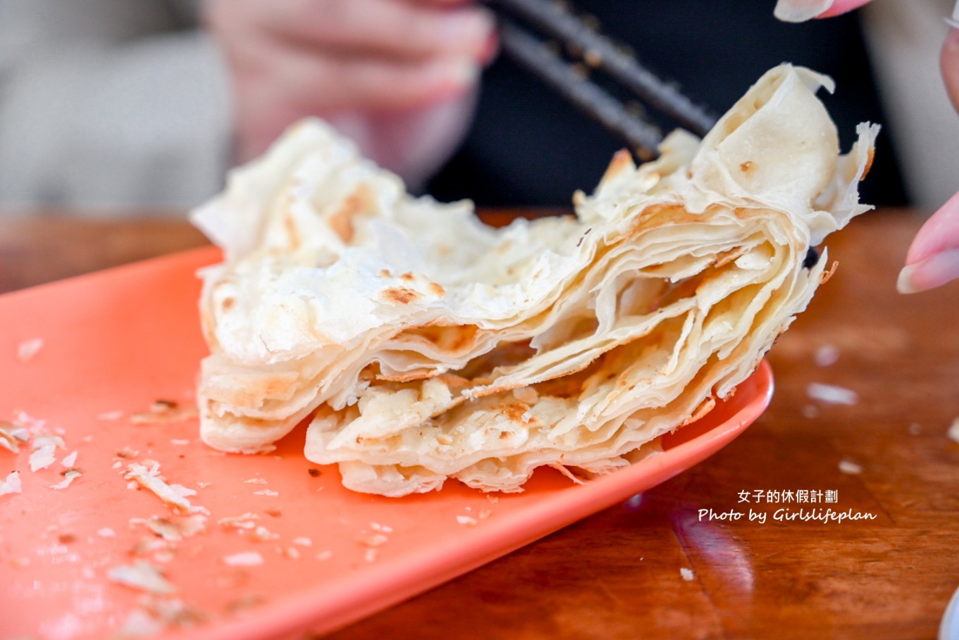 璽子牛肉麵｜還沒開門就是排隊等候人潮，斤餅必吃(菜單) @女子的休假計劃