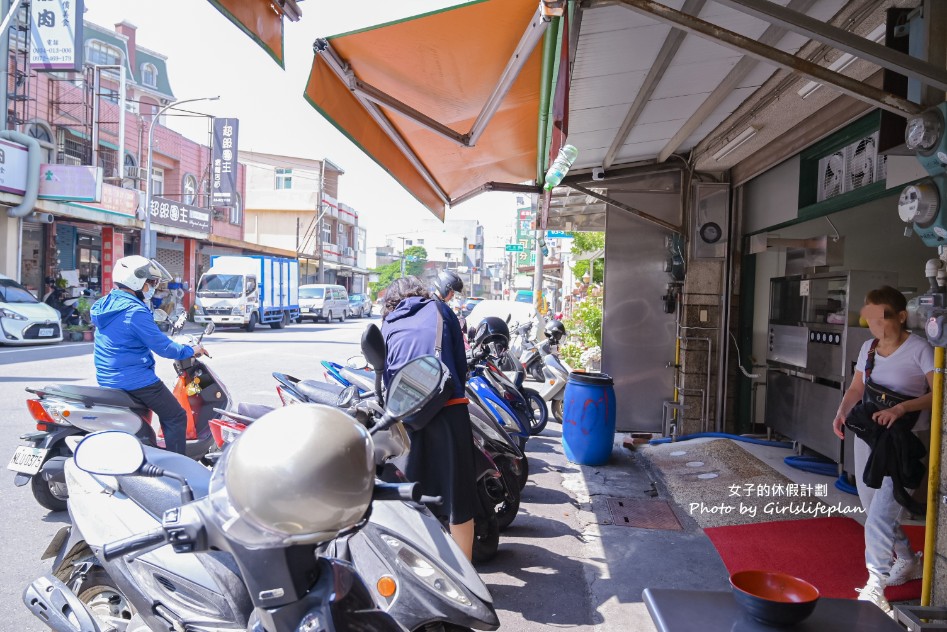 三廠麵店｜在地人氣美食牛肉麵一碗只要70元牛肉湯麵40元(外帶) @女子的休假計劃