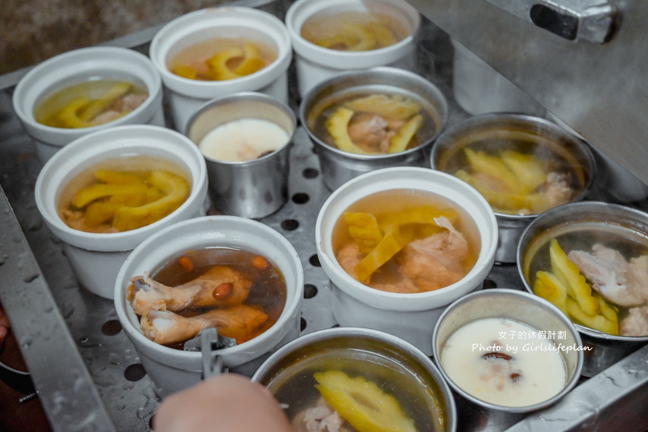 雨川食堂｜文青風格麵店，高粱肉燥飯干貝醬乾麵都好吃(菜單) @女子的休假計劃