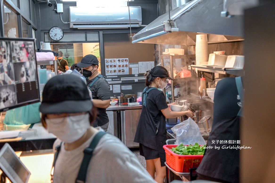 雨川食堂｜文青風格麵店，高粱肉燥飯干貝醬乾麵都好吃(菜單) @女子的休假計劃