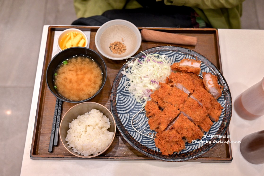 Cochon Tonkatsu｜不到100元炸豬排定食，佛心到不可思議 @女子的休假計劃