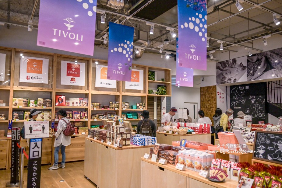 Tivoli Factory｜高帽子(紅帽子)禮盒餅乾175元吃到飽附飲料 @女子的休假計劃