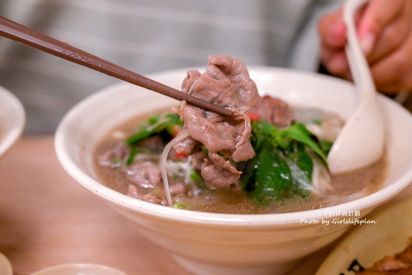 苑裡九妹牛肉麵館｜台北國際牛肉麵獲奬，打卡送100元蒜泥白肉(菜單) @女子的休假計劃