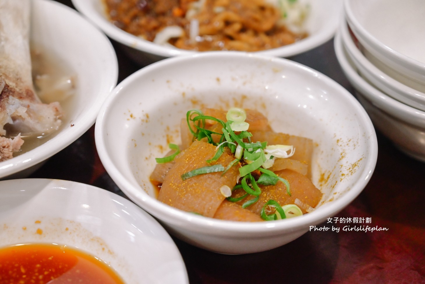 喙蘴號之茂春中藥行｜焱馬號超人氣排隊麵店還沒開店就在排隊(菜單) @女子的休假計劃