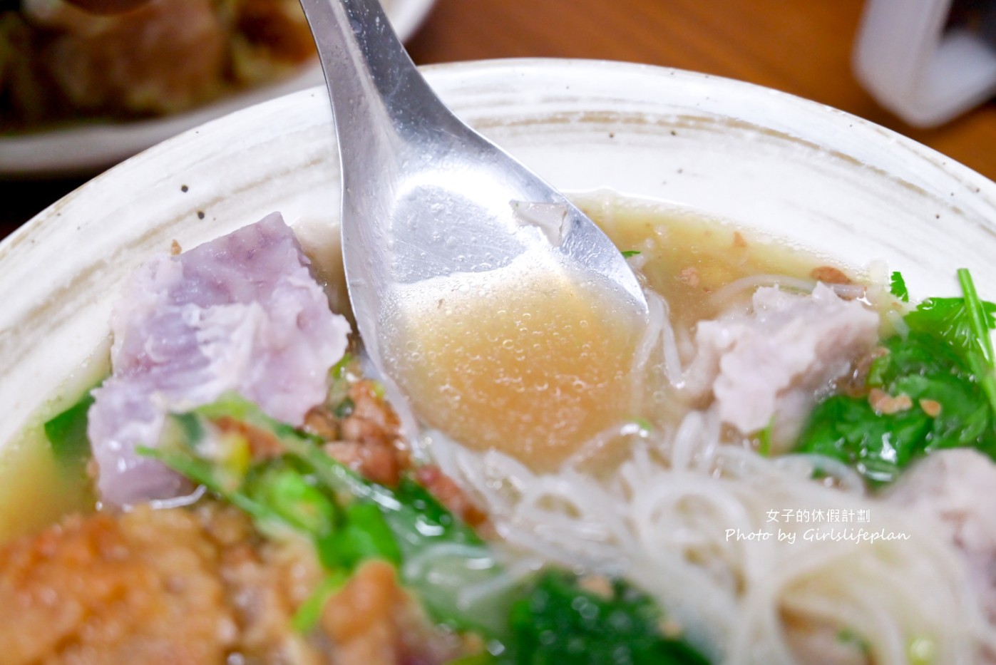 向上市場芋頭米粉｜無名麵店芋頭排骨酥麵最受歡迎(菜單) @女子的休假計劃